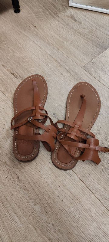 Zara кожаные сандалии 38 размер