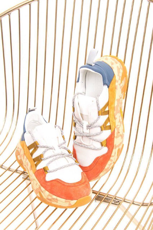 Hoody Vans Vault, кеды CLOSED, плащ Benetton 10