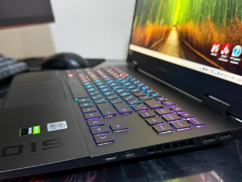 Ноутбук Omen 15, наушники AirPods 3 5