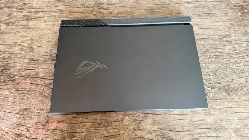 ASUS ROG Strix G17 1