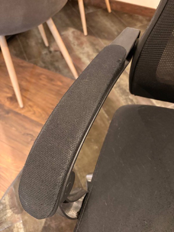 Офисное кресло 4