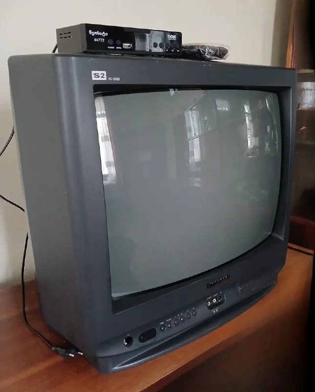 Телевизор JVC, телевизор Panasonic, радиатор 1