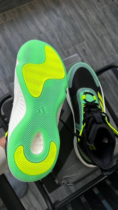 Новые кроссовки Adidas adizero, размер 11US 2