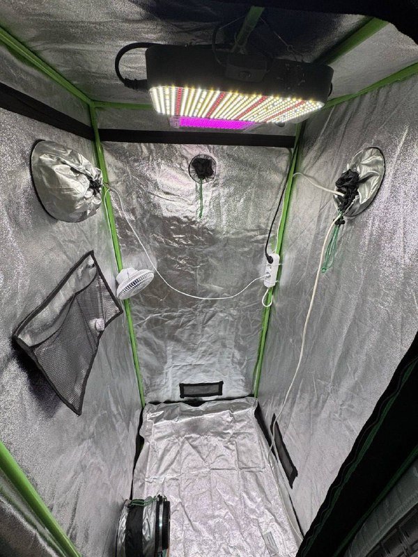 Гроубокс с LED лампами и системой питания