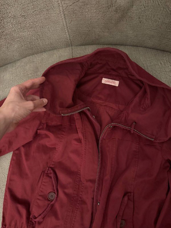 Сумка Guess, куртка-ветровка, кеды Converse, кроссовки Adidas Samba 6