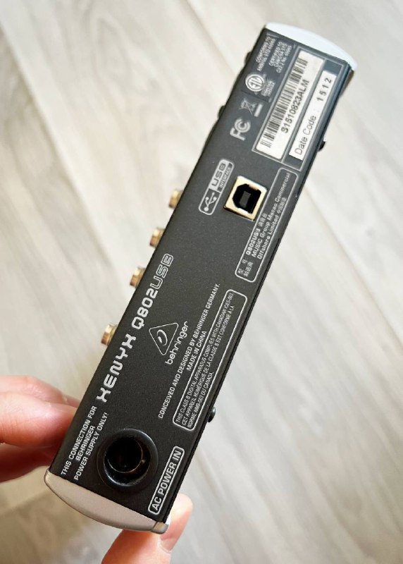 Микшерный пульт Behringer Q802 USB 2
