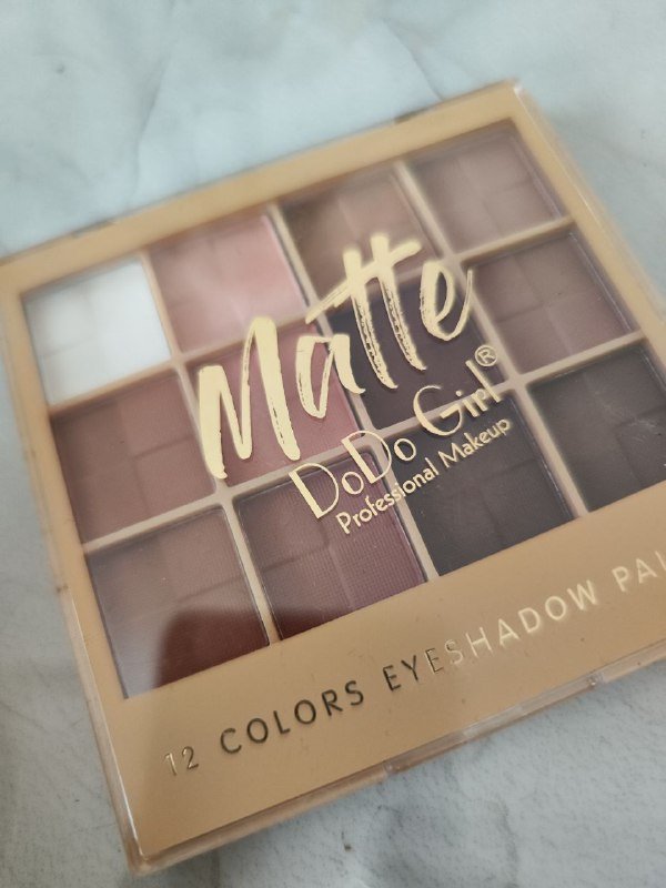 Косметика (палетка теней, кисти, пудра) в комплекте 3