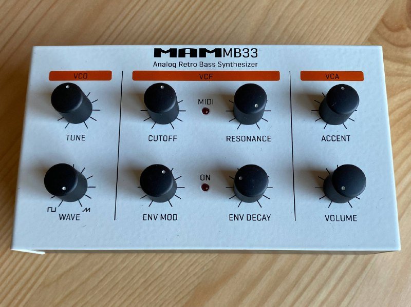 Mam MB 33 Retro аналоговый басовый моносинт
