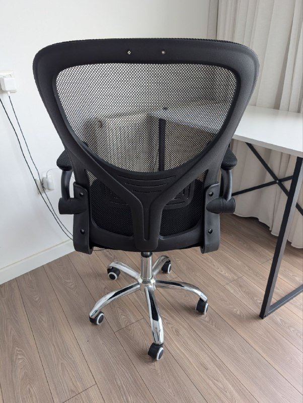 Стол и компьютерный офисный стул 7