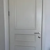 Межкомнатная дверь с ручкой и замком 2