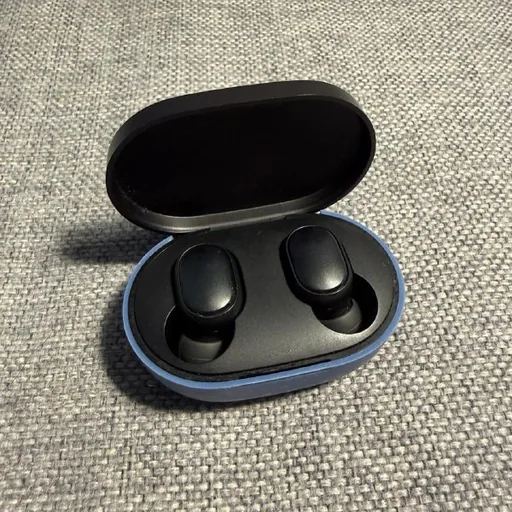 Наушники Redmi AirDots, силиконовый чехол