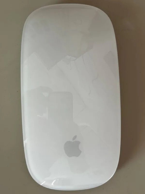 Magic Mouse, Xbox геймпад, PS5 пульт, KeySmart, Ray Ban, лампа 4
