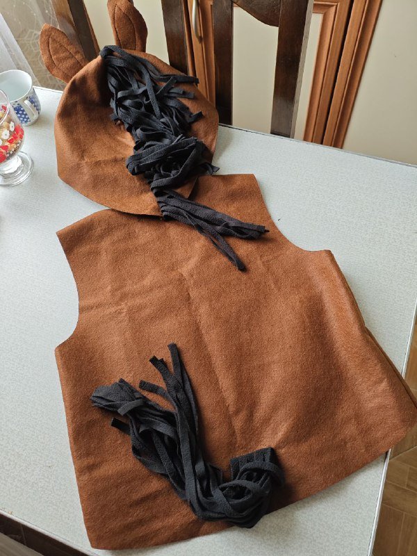 карнавальный костюм жилетка и шапочка лошадка для детей 5