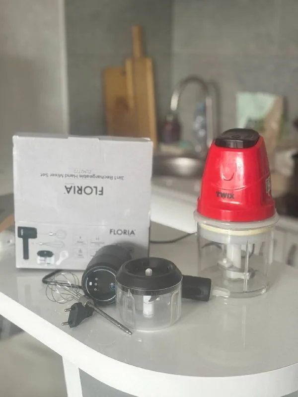 Блендер Twix, миксер Floria usb
