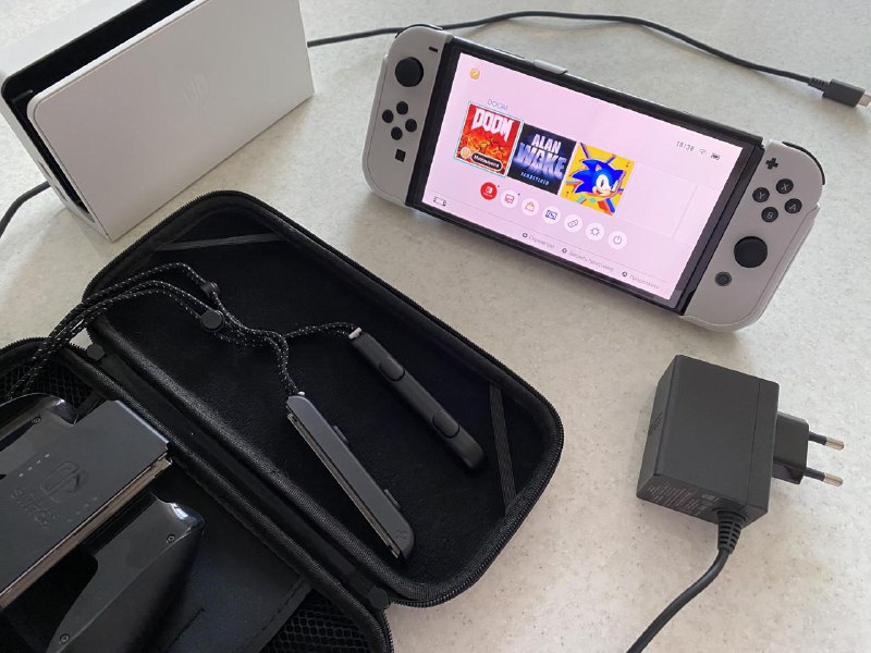Nintendo Switch OLED 64Gb белый, комплект 3