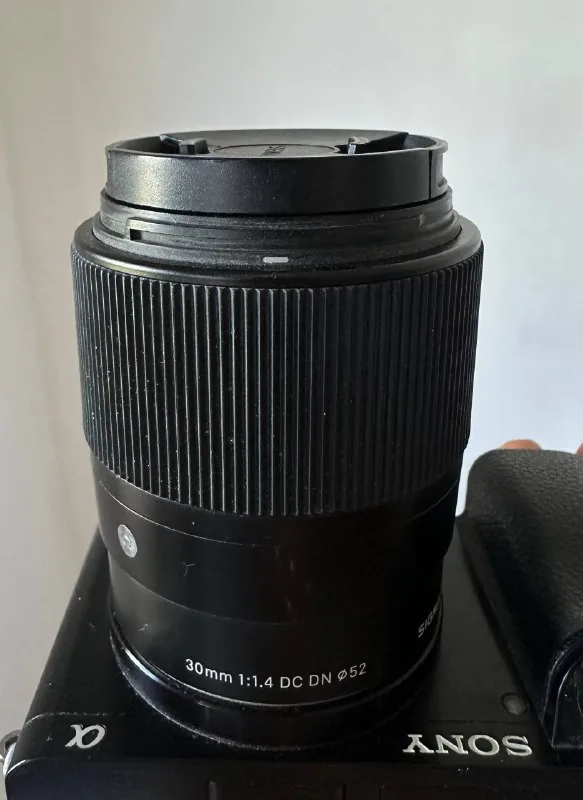 Объектив Sigma 30mm f/1.4 DC DN для Sony E