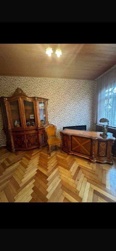 Шкаф, стол и стул мебельные