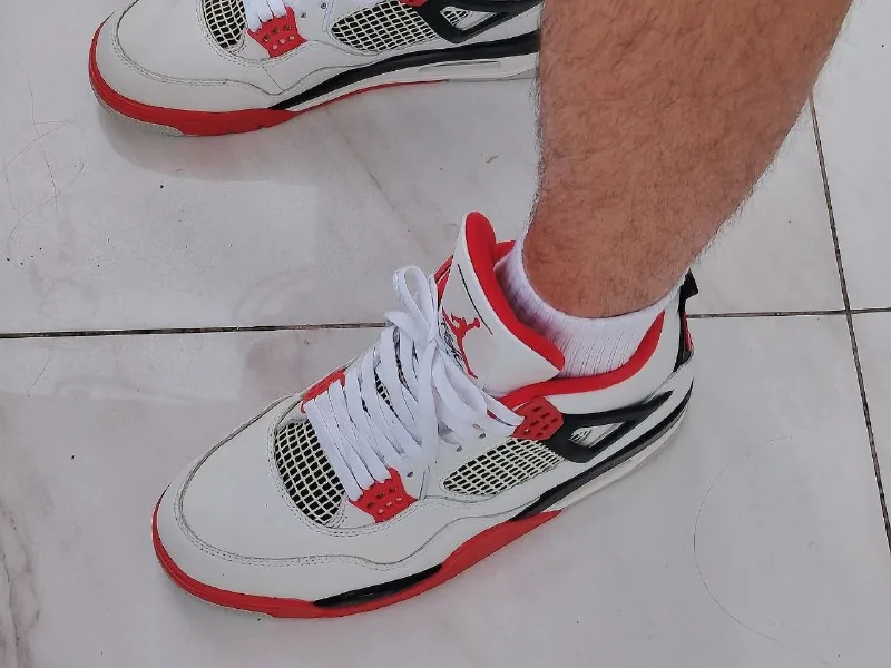 Кроссовки Jordan 4 Retro Fire Red 1