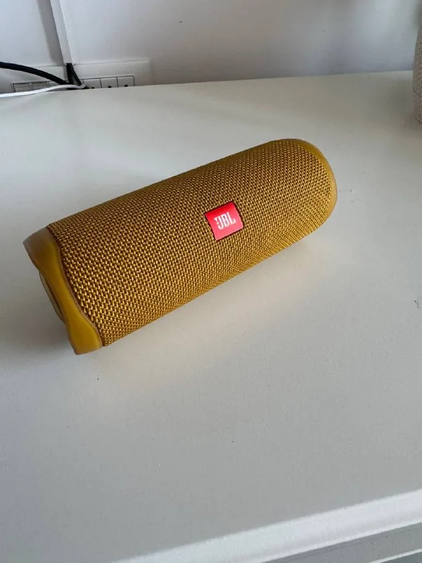 Колонка JBL Flip 5 желтая 1