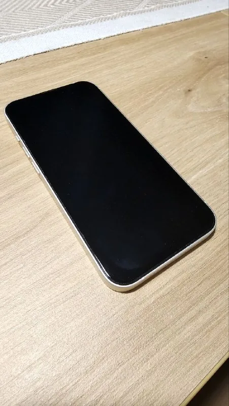 iPhone 13 Starlight 256 GB 1