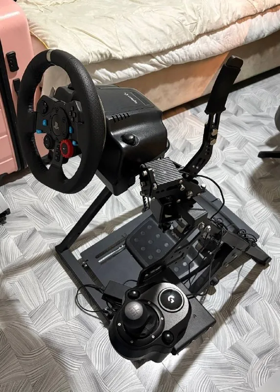 Игровой руль Logitech G29, стойка, ручник, шифтер 1