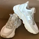 Женские кроссовки H&M 2