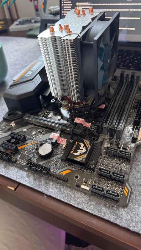 Материнская плата ASUS, процессор Intel i7, видеокарта Nvidia GTX1060ti, блок питания AeroCool, системный блок