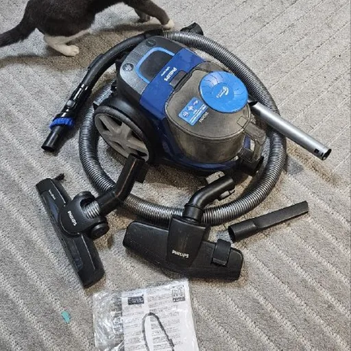 Philips 1900-watt vacuum cleaner