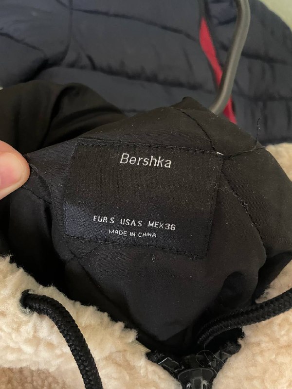 Мужская теплая куртка bershka размер S 2