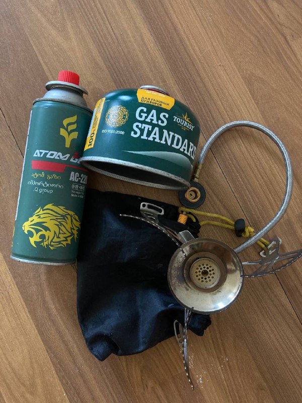 Туристическая газовая горелка с баллонами Atom и gas standard