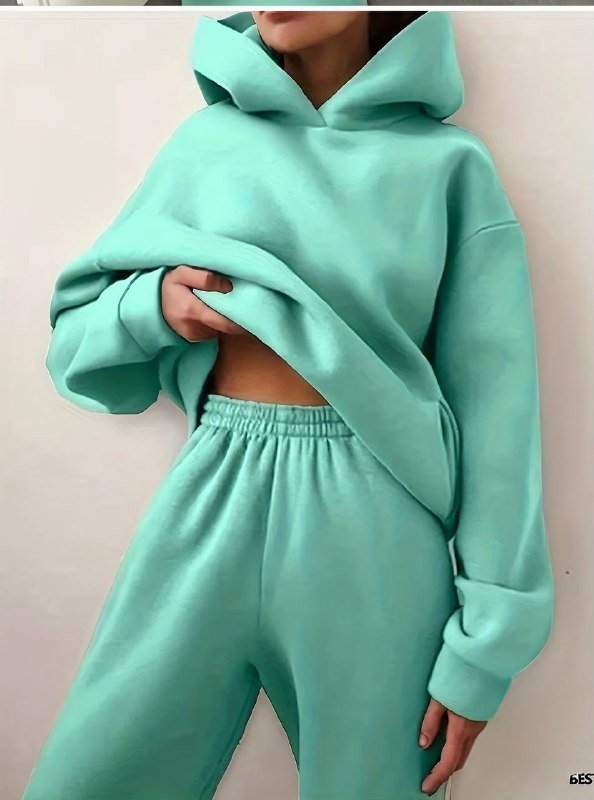 Утепленный спортивный костюм бирюзового цвета, размер L