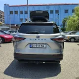 Toyota Sienna 2021 3