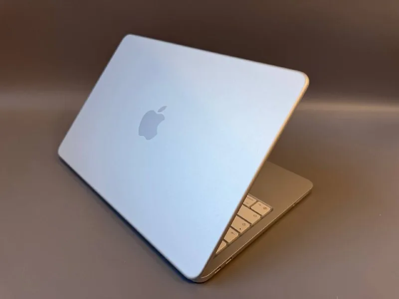MacBook Neo 13 1