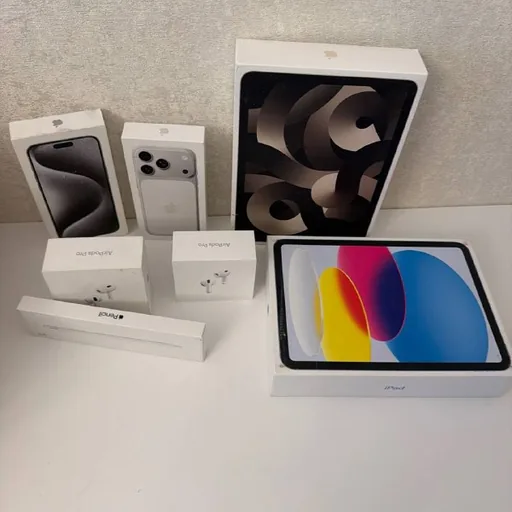 Пустые коробки Apple