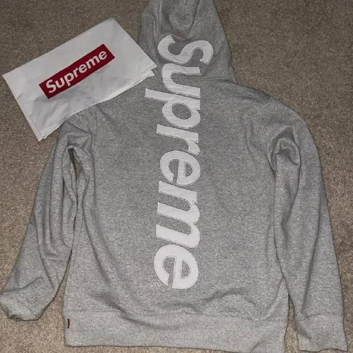 Supreme-ის ჰუდი