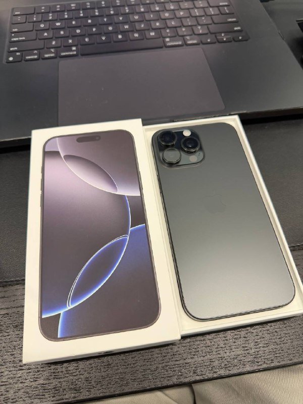 iPhone 16 Pro Max Black Titanium 256 GB 4