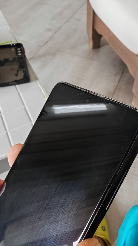 Samsung S21+ 3