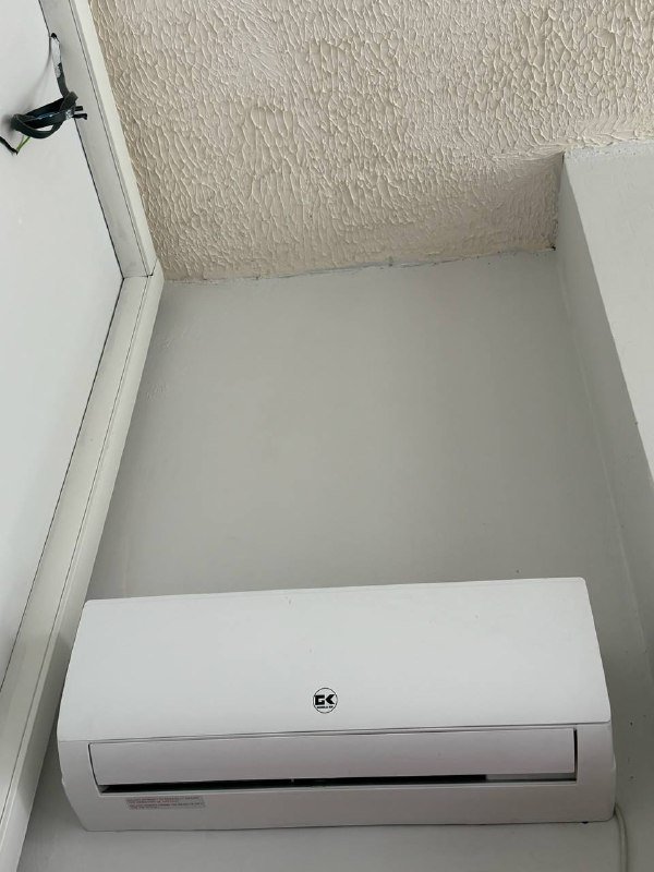 Кондиционер, электрообогреватели, вентилятор