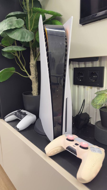 PS5 с дисководом, 2 оригинальных джойстика
