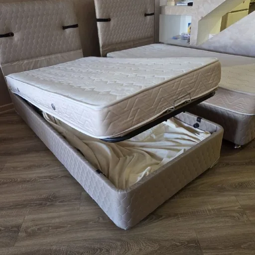 Кровать с матрасом