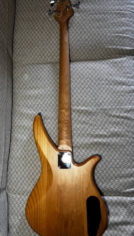 бас-гитара Yamaha RBX260L 3