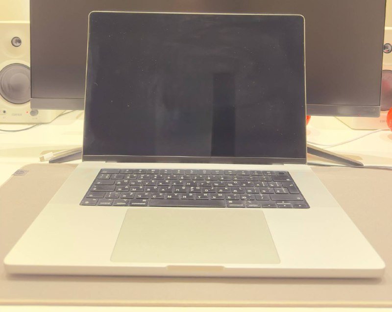 Macbook M1 Pro 16’ 16 GB 512 GB 3