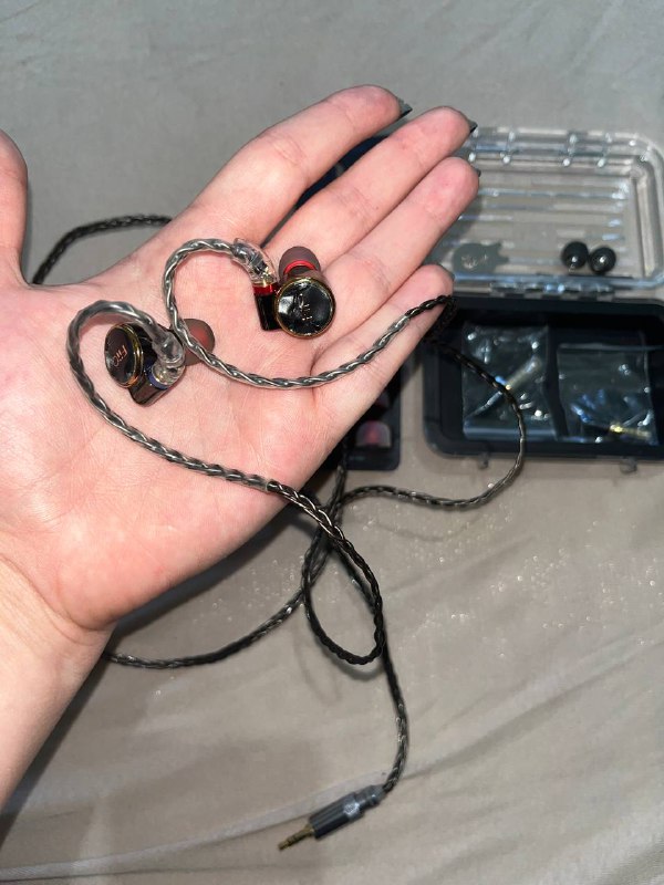Проф наушники FiiO FD3 с комплектующими 3