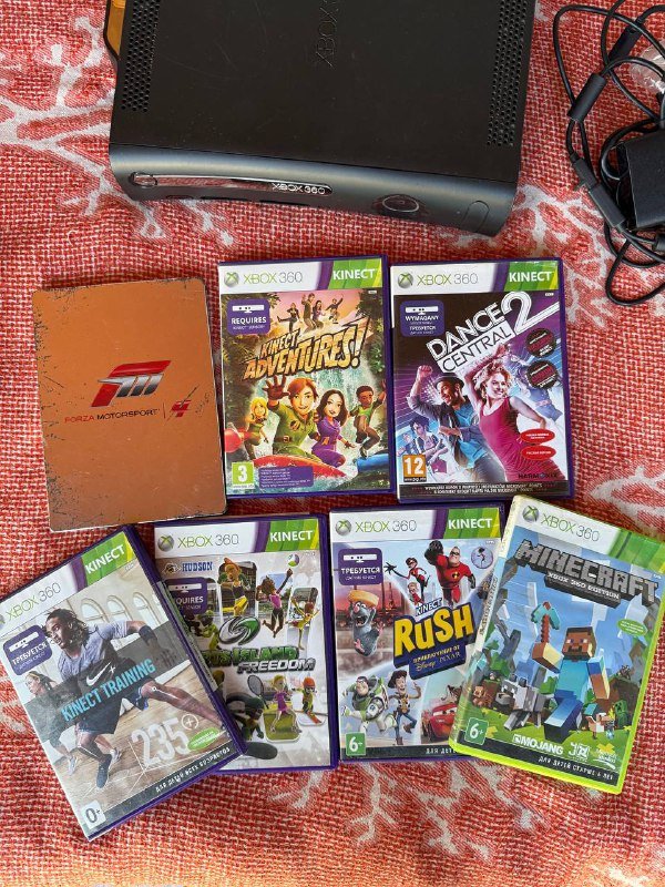 Xbox 360, 2 геймпада, Kinect, 7 игр 5