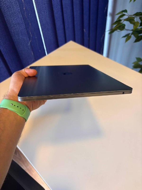 MacBook Pro 2017 i5 8/128 ГБ 5