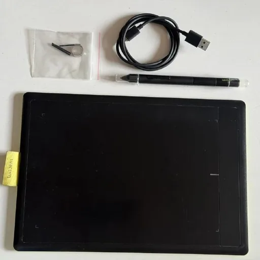 Графический планшет One by Wacom Small