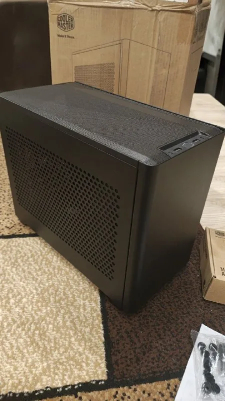 Cooler Master NR200 корпус 1