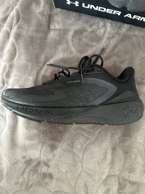 Кроссовки Under Armour HOVR Mach Storm 42 2