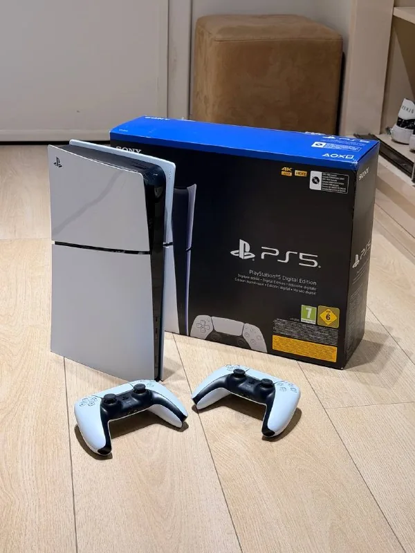 PlayStation 5 Slim, два джойстика 1