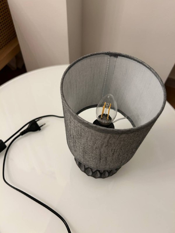 Рабочий стол, журнальный столик, кресло, лампа 10